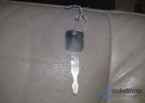 2005 Ford Crown Victoria Lx/Lx Sport из США, поврежденный, VIN 2FAFP74W25X166516